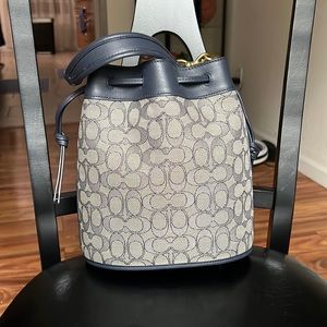 Coach field bucket bag